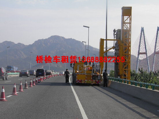 22米桁架式橋梁檢測車(chē)作業(yè)現場(chǎng)